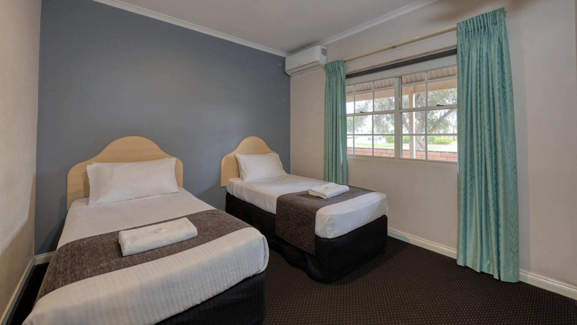 Charles Rasp Motor Inn y cabañas Broken Hill Exterior foto