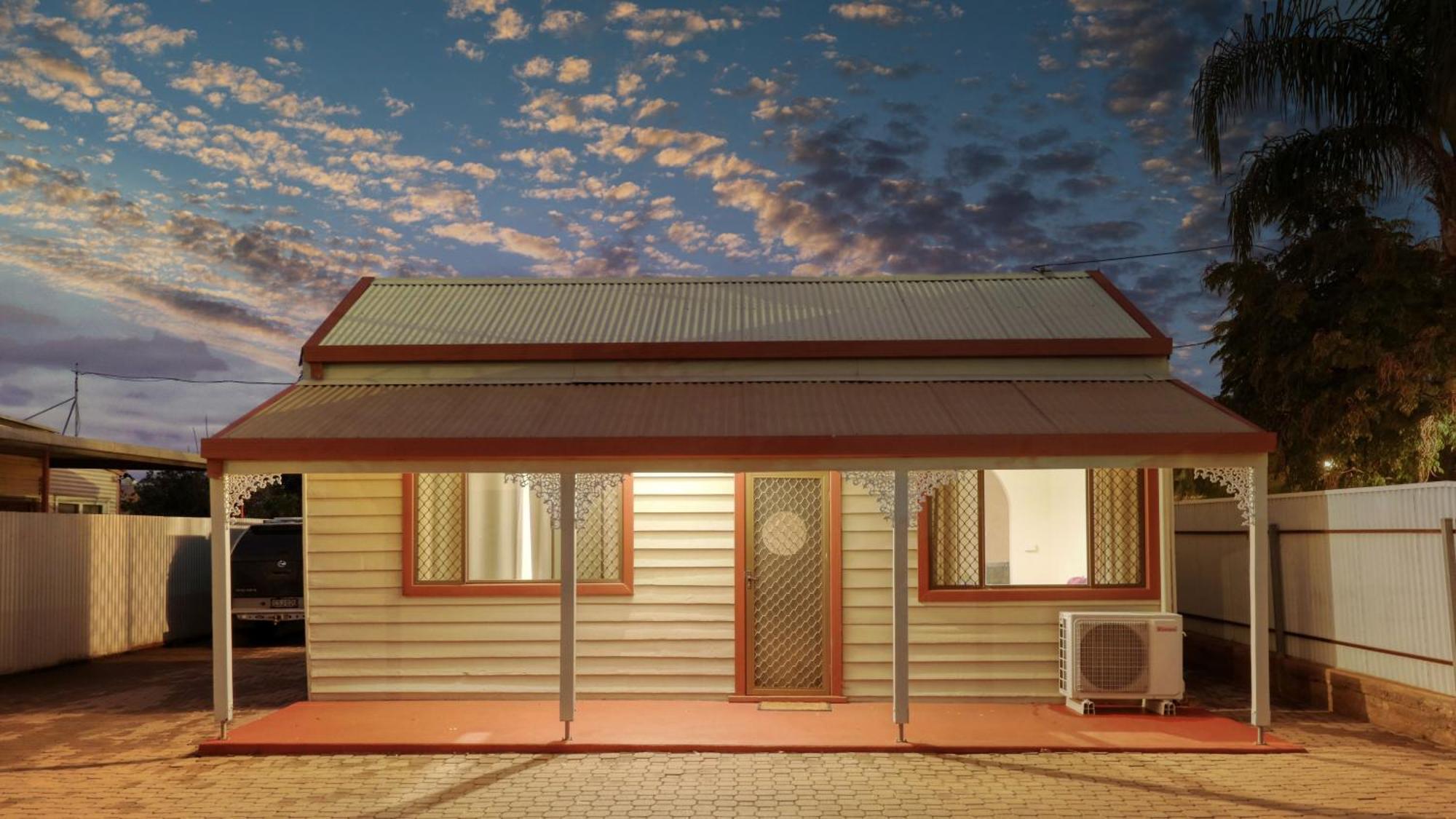 Charles Rasp Motor Inn y cabañas Broken Hill Exterior foto